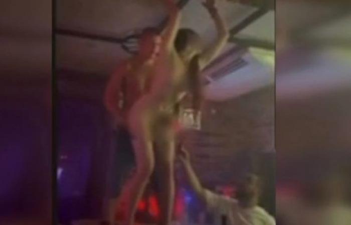 Shock… in “heroic Crimea”: They made love on the bar in front of 100 people (video)