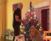 Biden on ladder decorates Christmas tree with Jill’s help