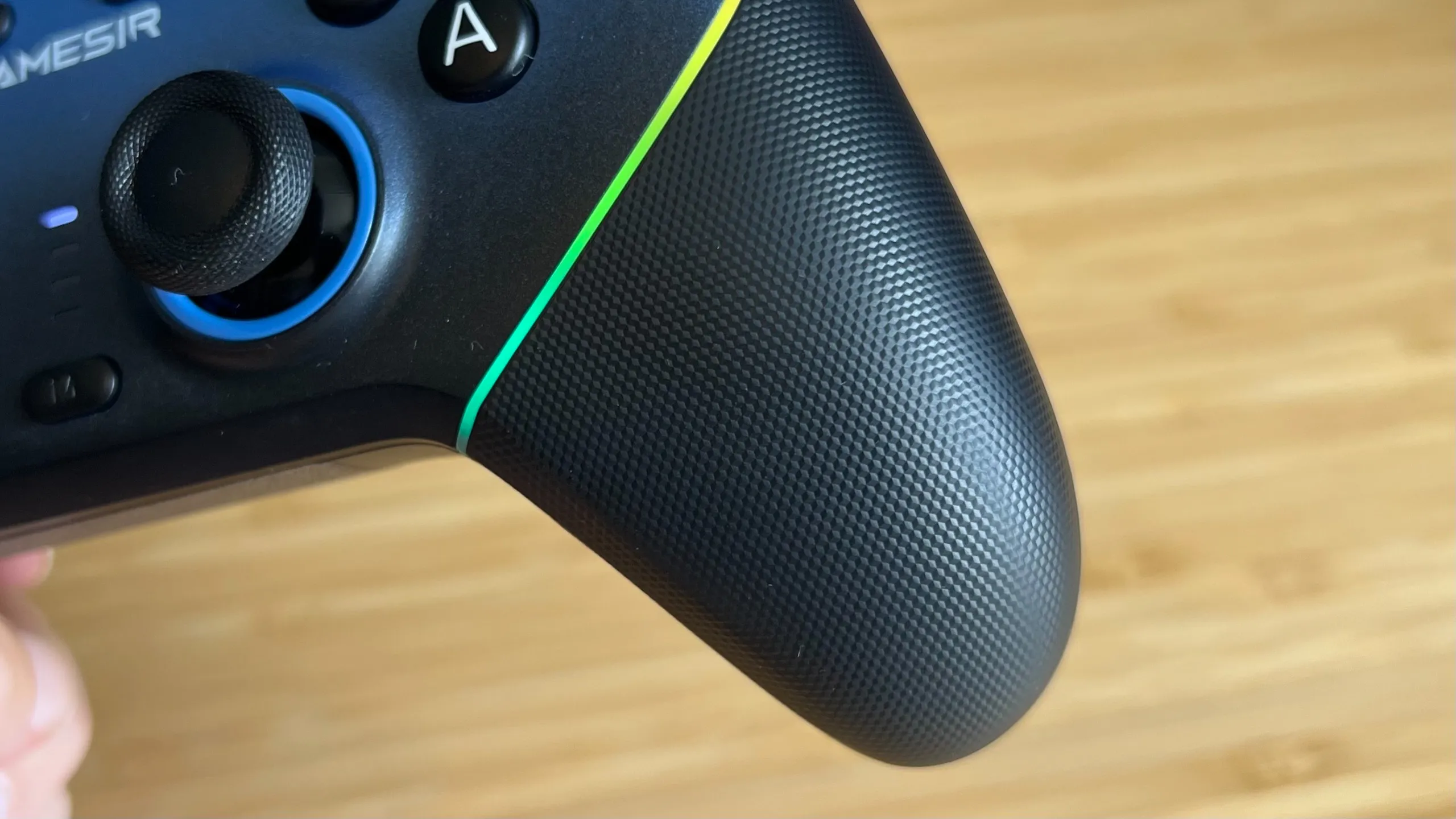 Close up on grip pattern on right side of GameSir Super Nova controller