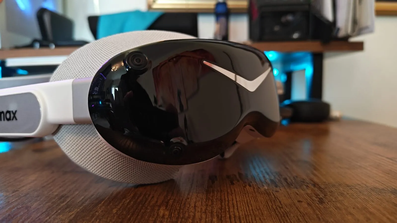 A closer look at the face of the Pimax Dream Air