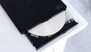 Οι PC gamers δημιουργούν φυσικά αντίγραφα ψηφιακών παιχνιδιών καθώς το Xbox και το PlayStation κινούνται προς την ψηφιοποίηση