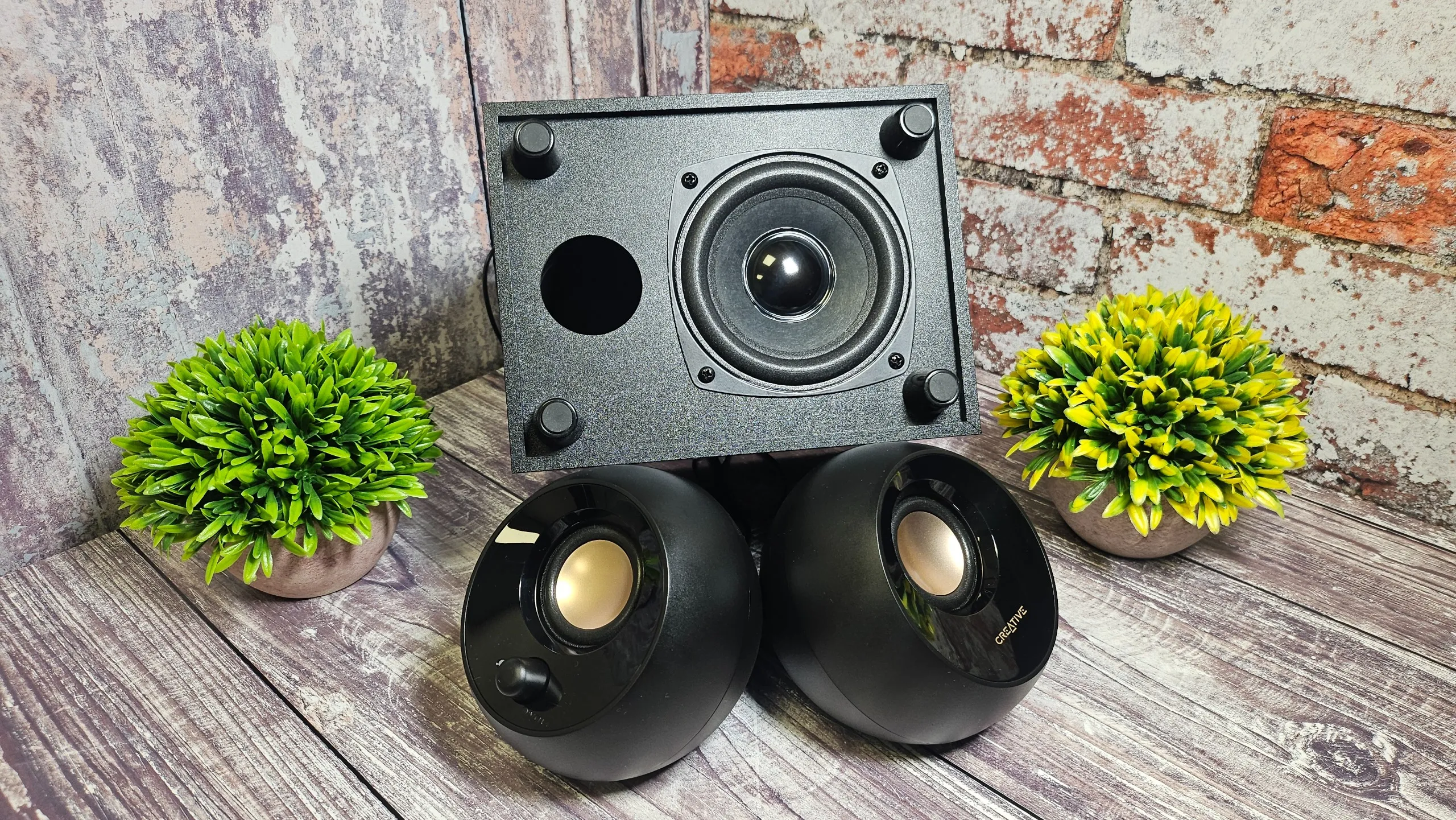 The downward firing subwoofer of the Creative Pebble Plus