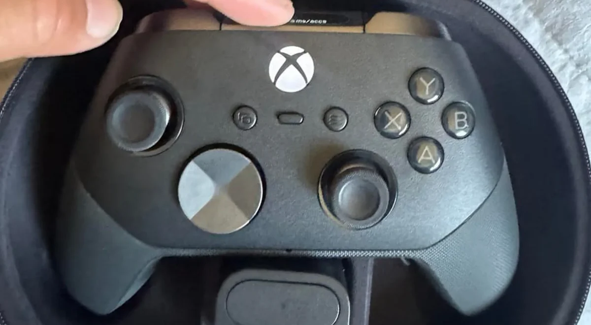 57kv3haMHiQtDBUiMZ8kiE.jpg Xbox Elite Controller Series 3 specs appear in a Design Lab slip‑up — here’s everything that looks new