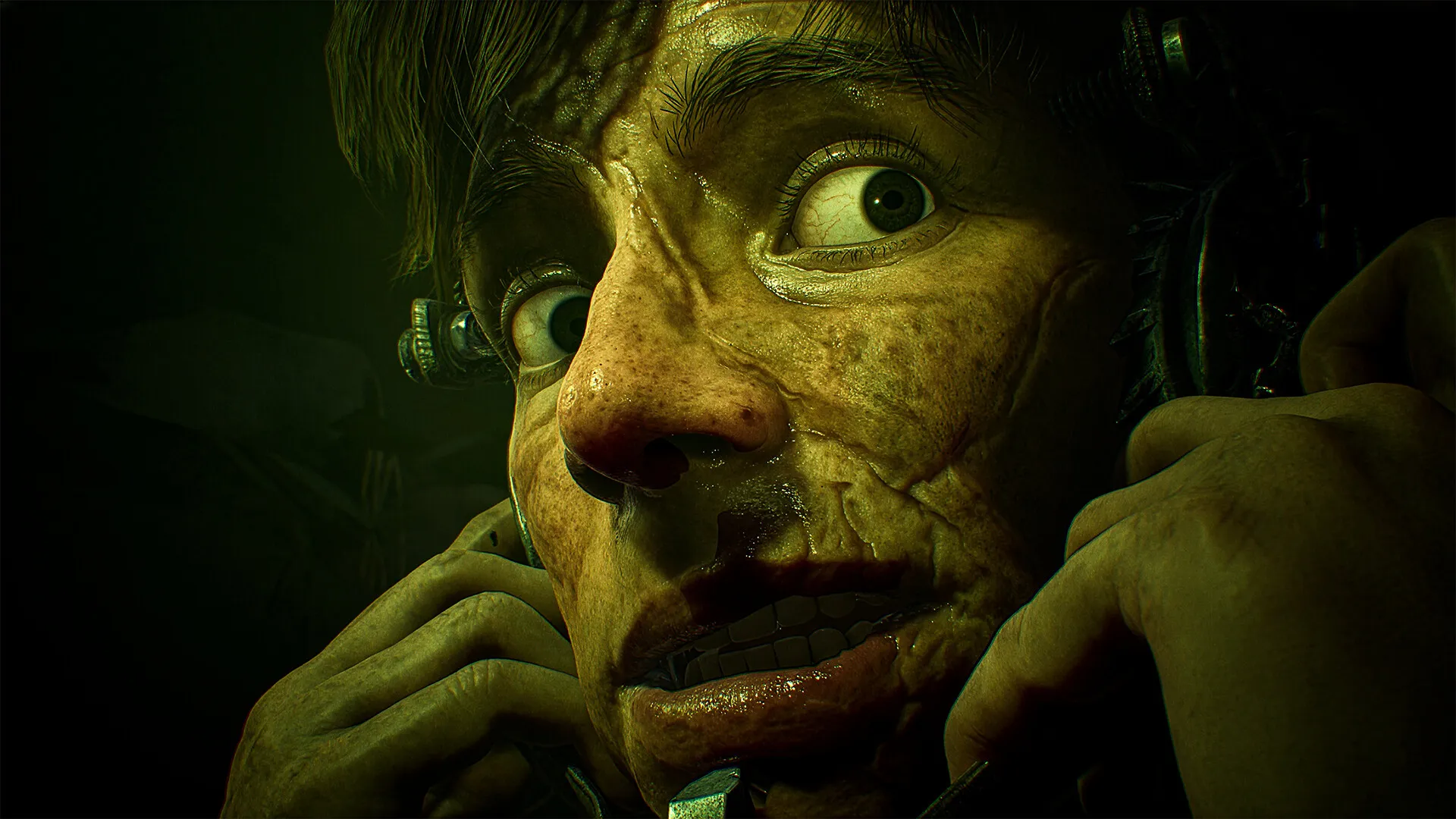 A man in a jaw trap in Saw: Genesis